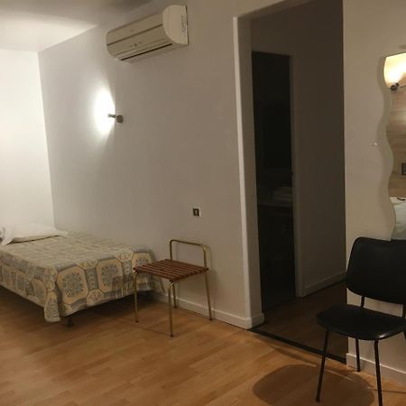 Hotel Restaurant La Garenne Tresserre Екстериор снимка