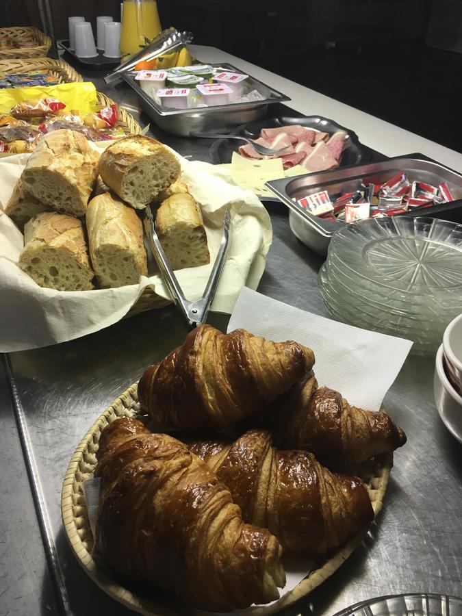 Hotel Restaurant La Garenne Tresserre Екстериор снимка